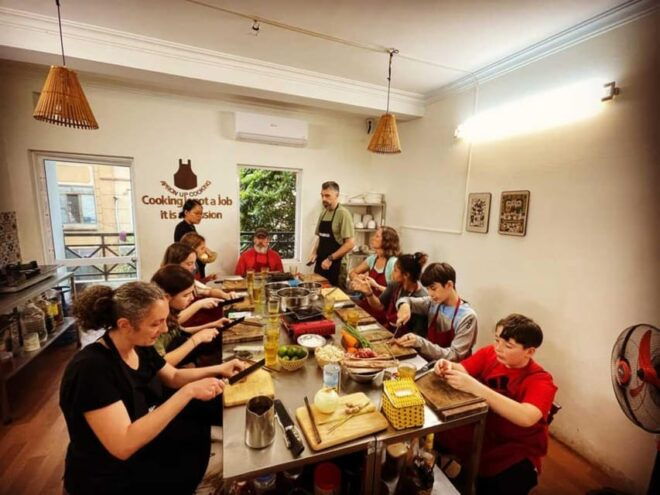 Hanoi: Apron up Cooking Class With Market Trip - Exploring the Local Market