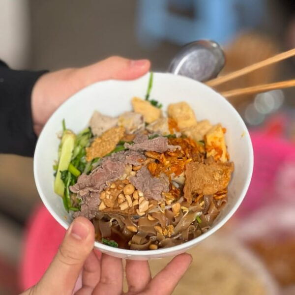 Hanoi: Authentic Food Tour With Local Pals - Community Contribution