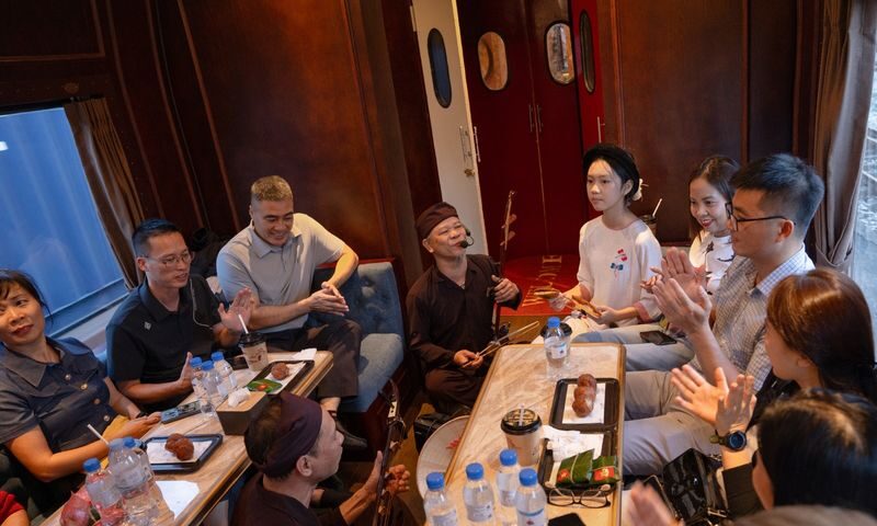Hanoi Bac Ninh Full-Day Heritage Train Tour with Vintage Jeep - Hearing Quan Ho folk singing