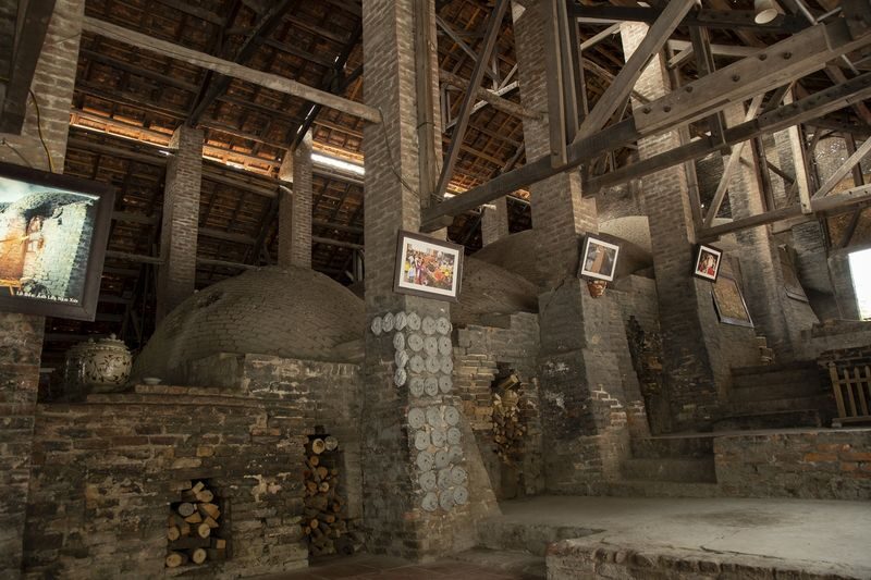 Hanoi Bat Trang Ceramic Village Half-Day Tour with Electric Motorbike - Lunch and the overall pace