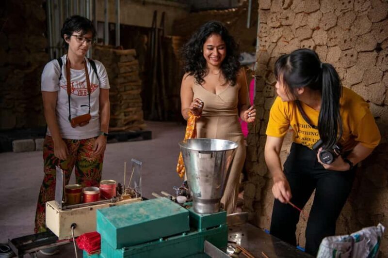 Hanoi: Bird Park & Weaving Village or Hat & Incense Village - Value and Price Evaluation