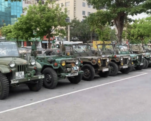 Hanoi by Night: Private City Jeep Tour and Jazz Music Club - Booking Details and Policies