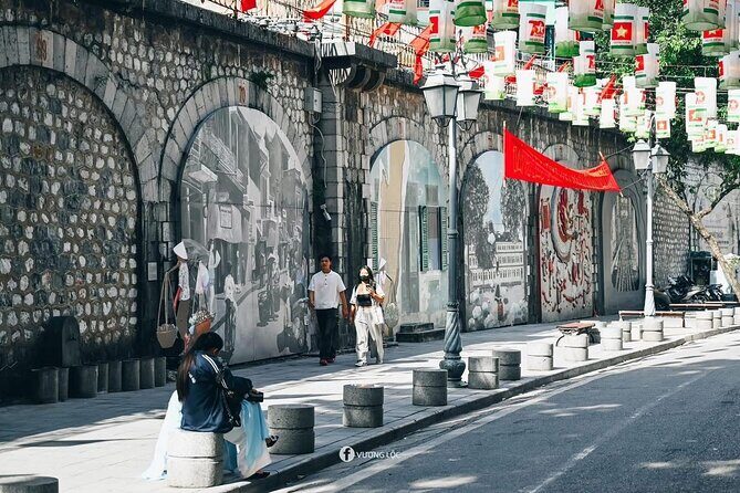 Hanoi City Highlight Full Day Tour With Bat Trang Pottery Village - Explore Vietnam’s Turbulent Past at Hoa Lo Prison