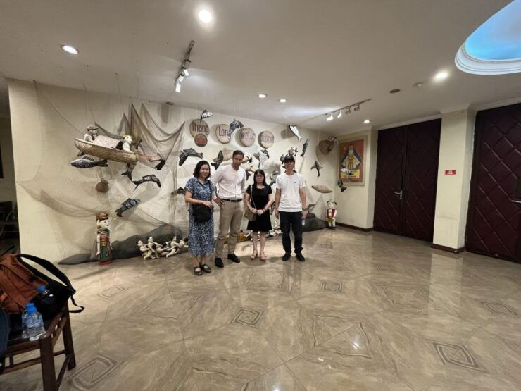 Hanoi: Coffee Talk & Walk With an Expert Around Hoan Kiem - Experience Highlights