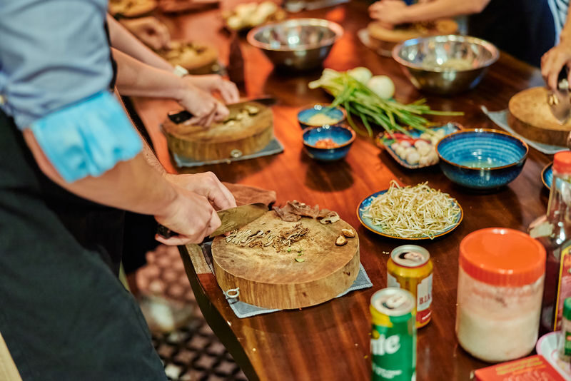 Hanoi Cooking Class: Bun Cha, Pho & Summer Rolls with Free Coffee - Choose the market visit or go straight to the kitchen