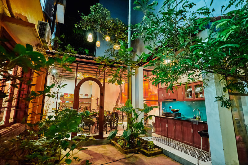 Hanoi Cooking Class: Bun Cha, Pho & Summer Rolls with Free Coffee - Sit down to eat, then choose your coffee
