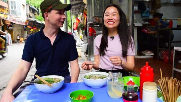 Hanoi: Culinary Stroll in French (3 Hours) - Local Culture and Etiquette