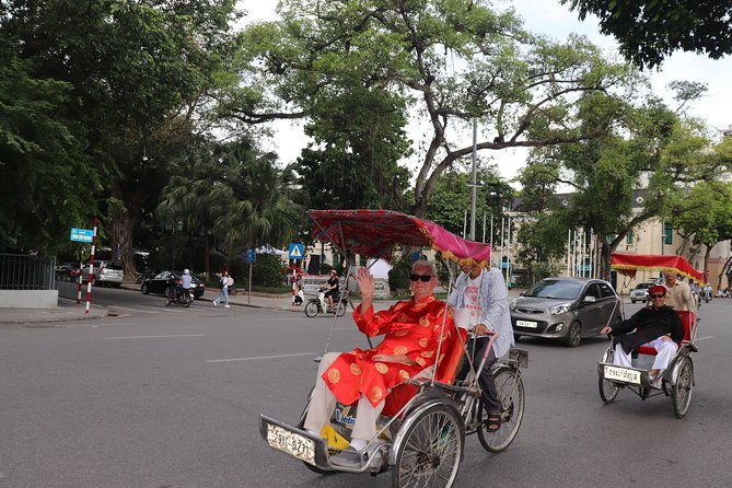 HANOI CULTURAL DISCOVERY TOUR ( "5 in 1" 4 Hours - Special Package!) - Meeting and Pickup
