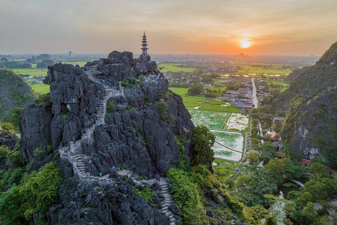 Hanoi: Discover Bai Dinh, Trang An & Mua Caves Private Day Trip - Exploring the Highlights of the Hanoi: Discover Bai Dinh, Trang An & Mua Caves Private Day Trip