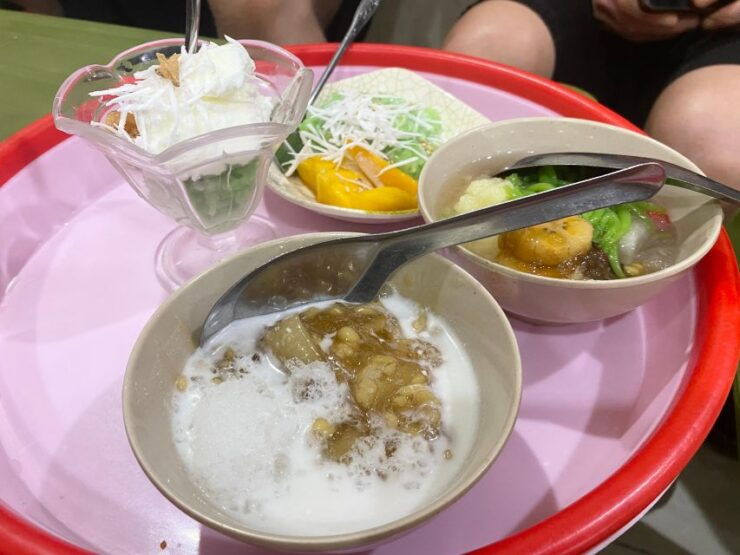 Hanoi: Discover Vegan Local Street Food, Food&Guide Included - Vegan Street Food Experience