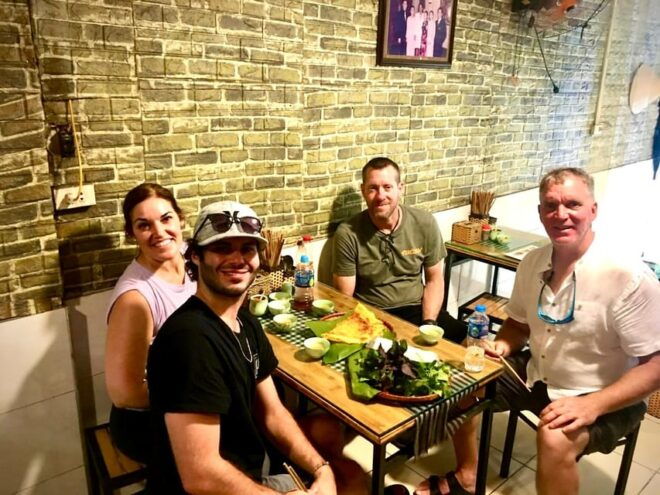 Hanoi: Experience Street Food and Watching Water Puppet Show - Water Puppet Show Experience