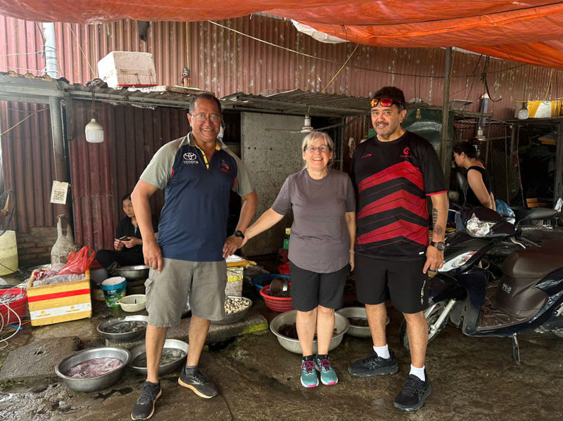 Hanoi: Exploring Jeep Tour Through the Red River Delta - Craft workshops and historic sites