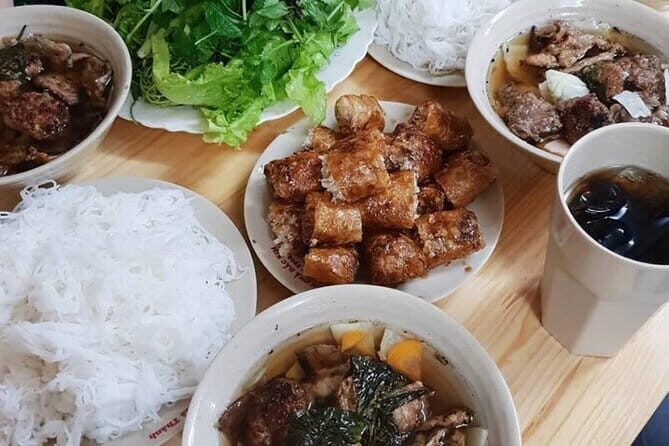 Hanoi Famous Michelin Guided Street Food Tour - Authenticity and Review Highlights