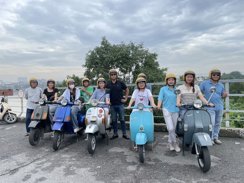 Hanoi Food Tour by Vintage Vespa - At a glance: Hanoi by Vespa