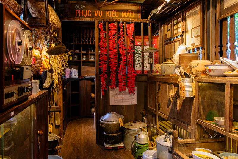 Hanoi Food Tour: Salt Coffee, Tram Museum & Tran Quoc Pagoda - A market and a change of pace at West Lake