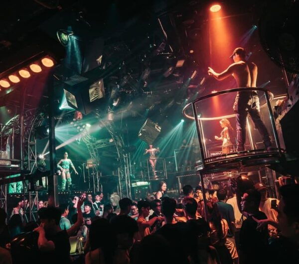 Hanoi: Guided Bar Crawl With Drinks and Nightclub Entry - What to Expect on the Crawl