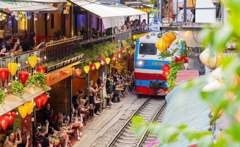 Hanoi: Guided Food Tour with Train Street Visit - A Deep Dive into the Hanoi Food and Train Street Tour