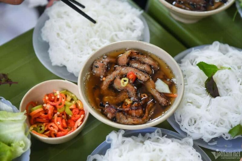 Hanoi: Guided Food Tour with Train Street Visit - Practical Details to Keep in Mind