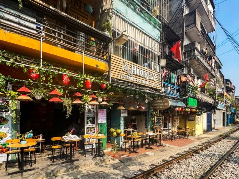 Hanoi: Guided Food Tour With Train Street Visit - Tour Features and Inclusions