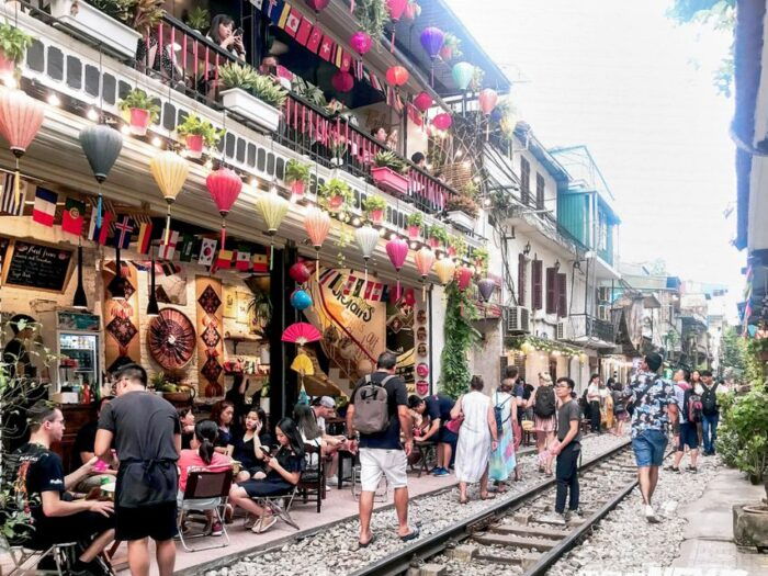 Hanoi: Guided Food Tour With Train Street Visit - Exploring Hanois Culinary Delights