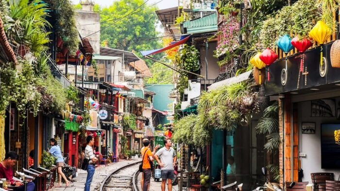 Hanoi: Guided Food Tour With Train Street Visit - Enhancing Your Tour Experience