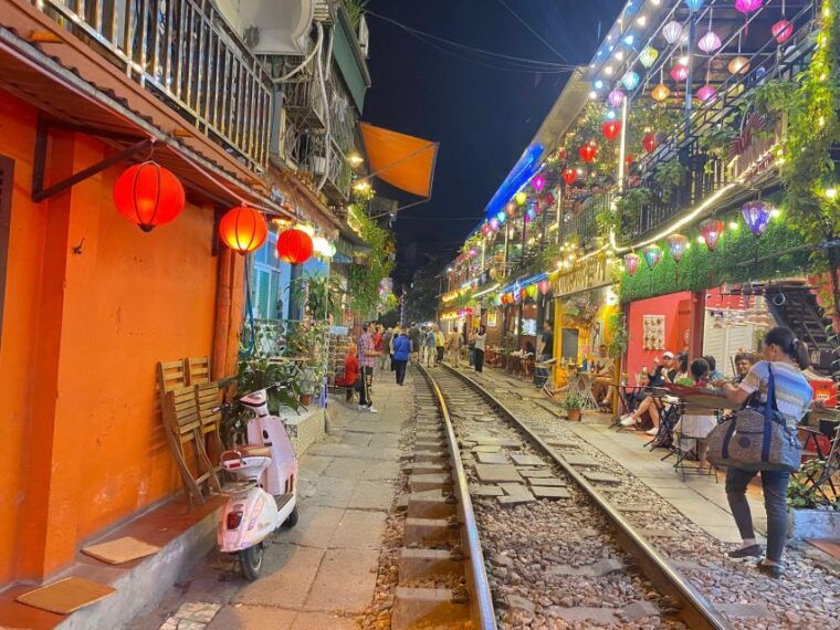 Hanoi: Guided Street Food Tour With Train Street Experience - Exploring Hanois Vibrant Street Food Scene