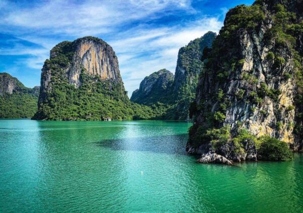 Hanoi: Ha Long Bay All-Inclusive Cruise With Kayaking - Sunset Party and Refreshments