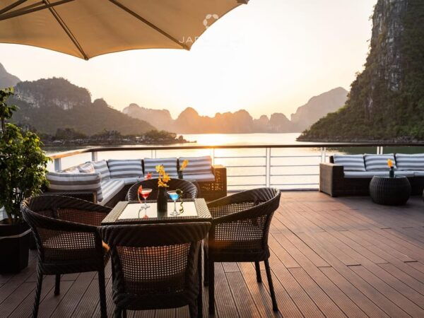Hanoi : Ha Long & Lan Ha Bay 5-Star With Limousine Transfer - Recommended Packing List