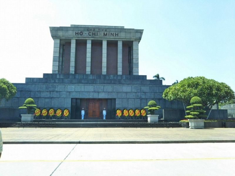 Hanoi Half-Day City Highlights Tour with Local Food - One Pillar Pagoda and the Temple of Literature
