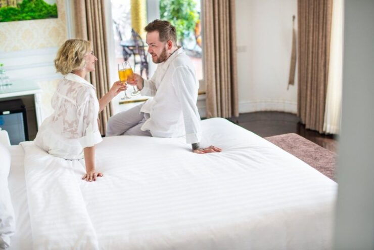 Hanoi: Halong Bay 2-Day Luxury Cruise Private Balcony & Cave - Experience Highlights