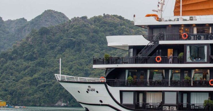 Hanoi: Halong Bay 2-Day Luxury Cruise With Private Balcony - Experiencing Halong Bay