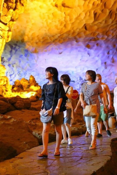 Hanoi: Halong Bay Boat Cruise, Caves, Kayaking, & Lunch - Tips for Travelers