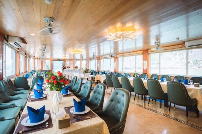 Hanoi: Halong Bay Cruise With Sung Sot Cave and Titop Island - Experience and Environment