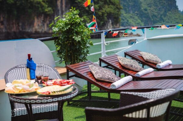 Hanoi: Halong Bay Cruise With Sung Sot Cave and Titop Island - Nearby Attractions to Explore
