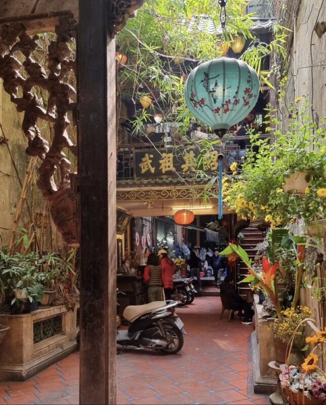 Hanoi History Coffee Tour - Finding Bac Xiu on Hang Gai Street
