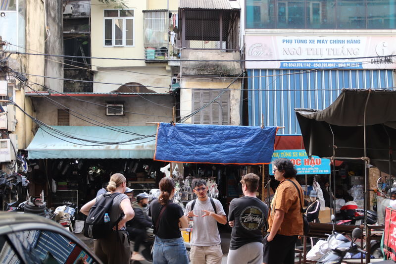 Hanoi: Hoa Lo Prison & Cho Gioi Historical Half-Day Tour - Hoa Lo puts Hanoi’s past in a personal frame