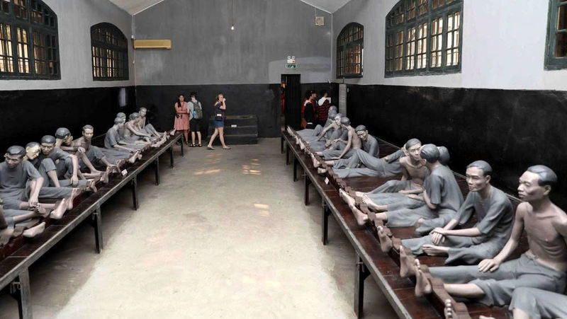 Hanoi Hoa Lo Prison Half-Day Historical Tour - Why the stories can stay with you