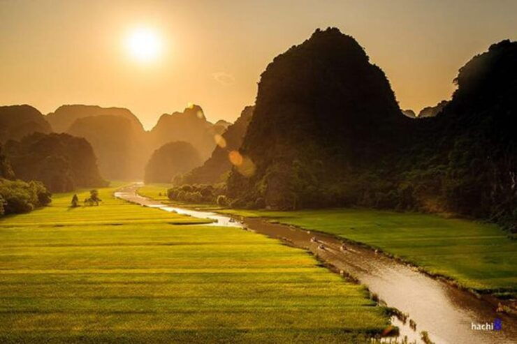 Hanoi: Hoa Lu, Trang an and Mua Cave Luxury Tour With Lunch - Good To Know