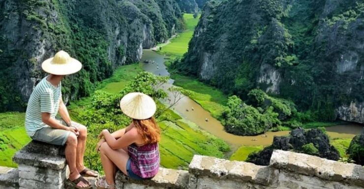 Hanoi - Hoa Lu - Trang an - Hang Mua 1 Day Tour Limobus - Itinerary Breakdown