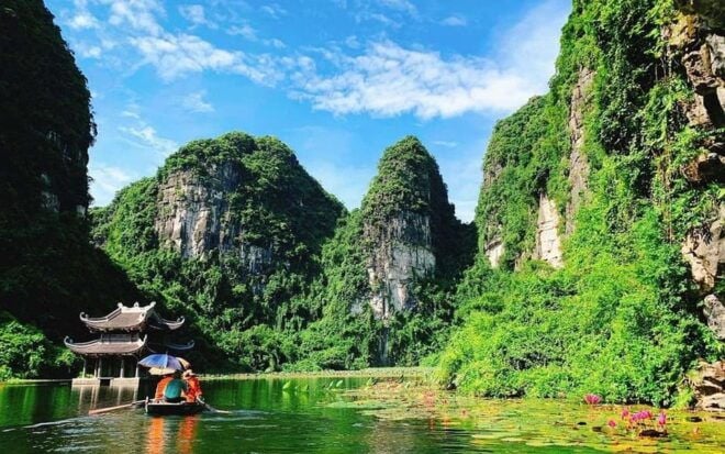 Hanoi - Hoa Lu - Trang an - Hang Mua 1 Day Tour Limobus - Inclusions and Exclusions
