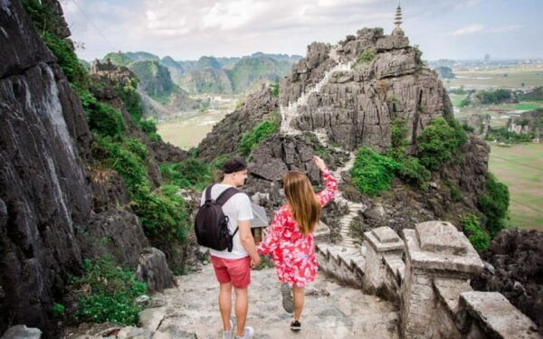 Hanoi - Hoa Lu - Trang an - Hang Mua 1 Day Tour Limobus - Nearby Attractions