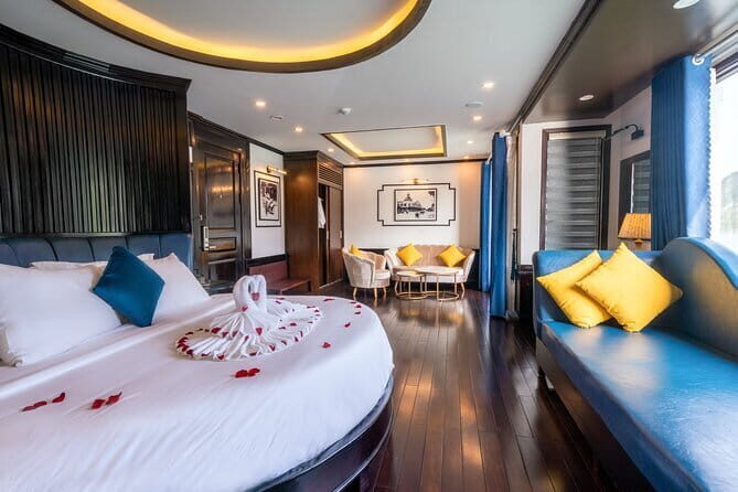 Hanoi in a day from Halong city - Unique Architecture & History: One Pillar Pagoda & Hoa Lo Prison