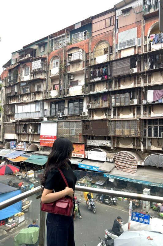 Hanoi in Frames: Hot Spots around Hoan Kiem Lake with Ao Dai Option - Dong Xuan Market and Cau Dong