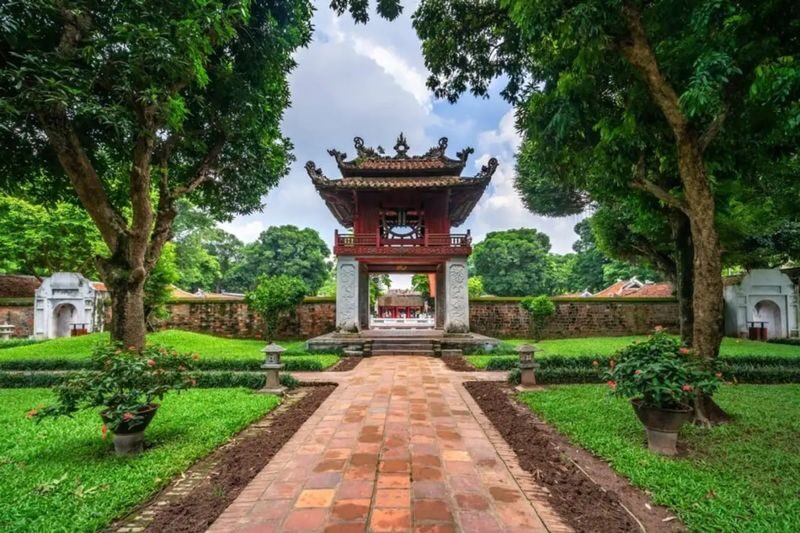 Hanoi Incense Village, Hat Making, Train St, City Highlight Small Gr - What the guide can add