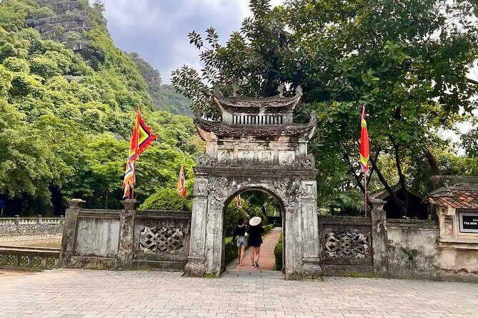 Hanoi: Incense Village & Ninh Binh Small Group Day Tour - FAQ