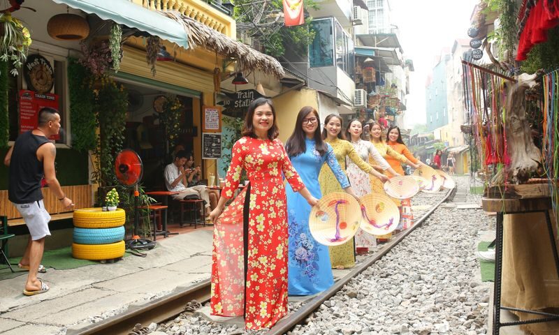 Hanoi Instagram Private Tour by Motorbike or Car - At a glance: a private ride with photo stops