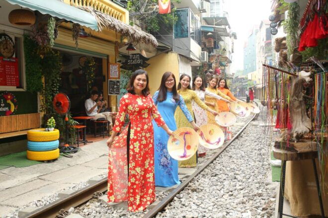 Hanoi: Instagram-Worthy Tour of City's Most Scenic Spots - Discovering the Beauty of Sword Lake and Temple of Jade Mountain