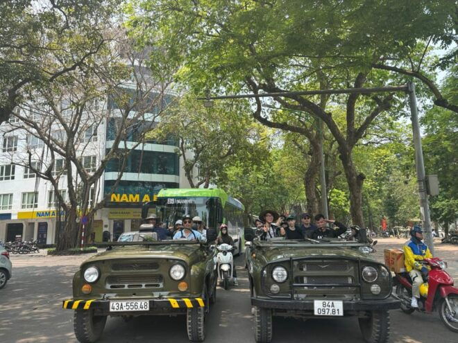 Hanoi Jeep By Night Street Food, Backstreet+ Train Street - Food and Drink Inclusions