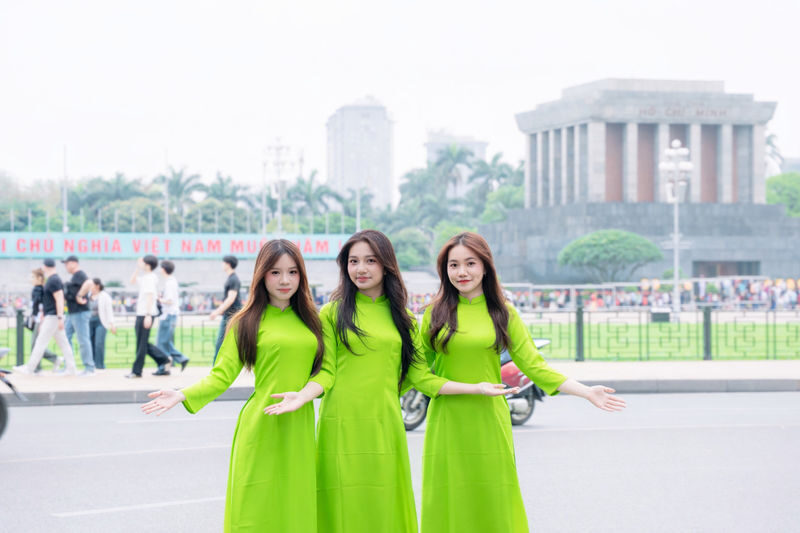 Hanoi Jeep City Tour with Ao Dai Female Guides - West Lake and the change of scene