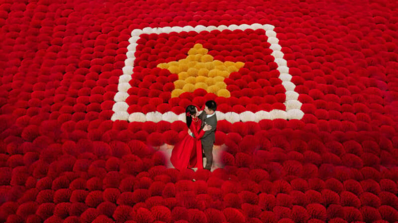 Hanoi: Keo Pagoda or Hat & Incense Village SMALL GROUP -BEST - The Optional Visit to Hanoi Train Street